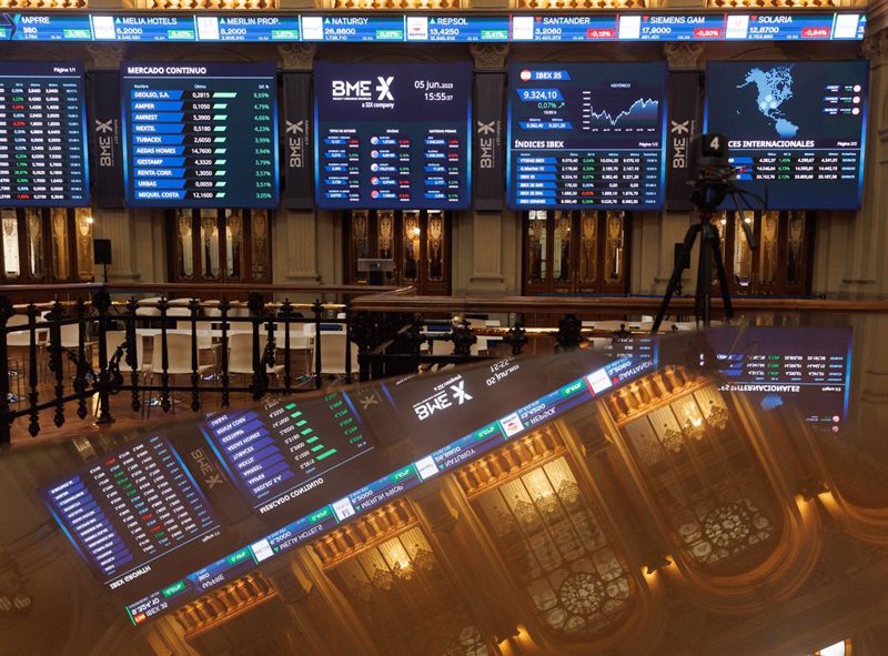 , La Gran Fiesta Ajena: 5 Razones por las que BlackRock se está bebiendo tu champán en la Bolsa Española