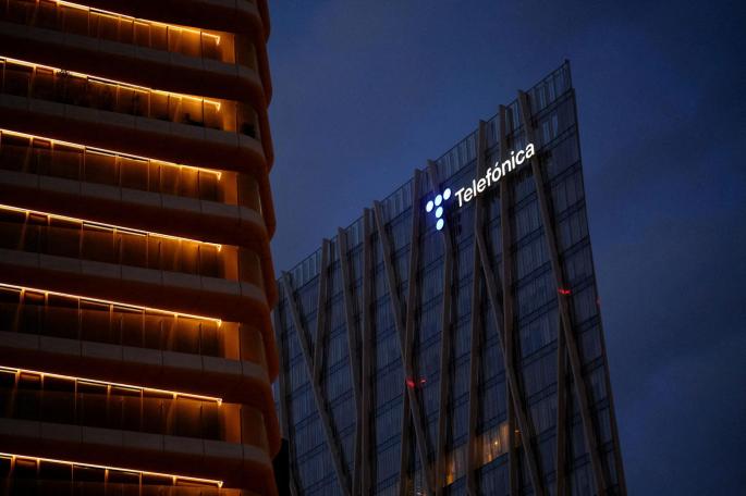 , &iquest;Qu&eacute; ha Pasado con Telef&oacute;nica? El Shock del Dividendo 2026 y la Ca&iacute;da del 20%